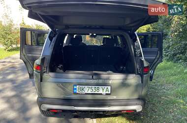 Внедорожник / Кроссовер Rivian R1S 2022 в 
