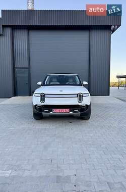 Внедорожник / Кроссовер Rivian R1S 2023 в 