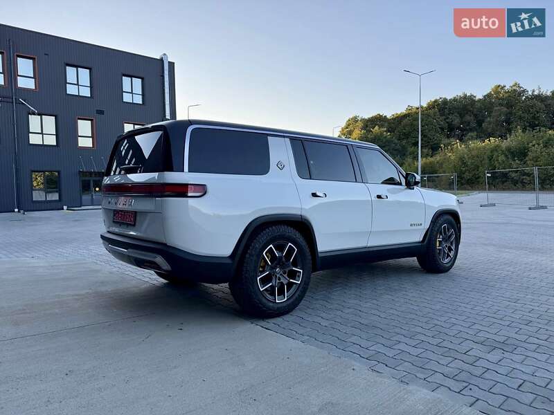Позашляховик / Кросовер Rivian R1S 2023 в Дубні