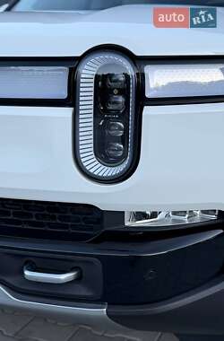 Внедорожник / Кроссовер Rivian R1S 2023 в 