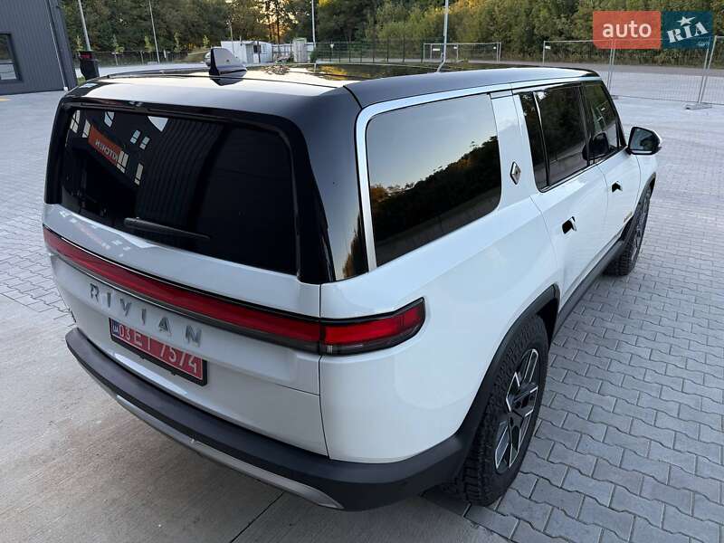 Позашляховик / Кросовер Rivian R1S 2023 в Дубні