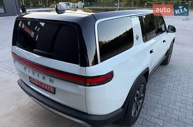 Внедорожник / Кроссовер Rivian R1S 2023 в 