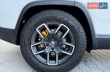 Внедорожник / Кроссовер Rivian R1S 2023 в 
