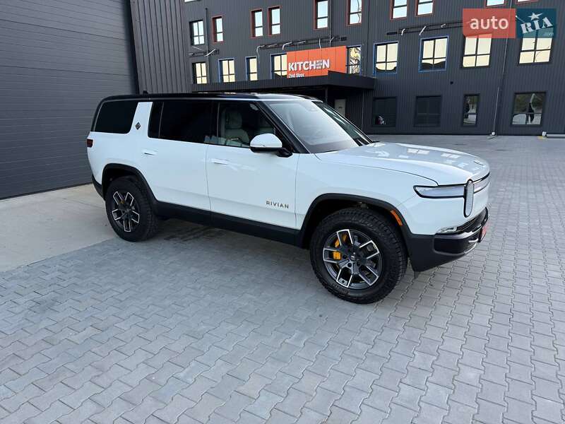 Позашляховик / Кросовер Rivian R1S 2023 в Дубні