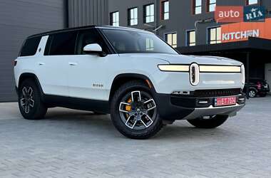Внедорожник / Кроссовер Rivian R1S 2023 в Дубно