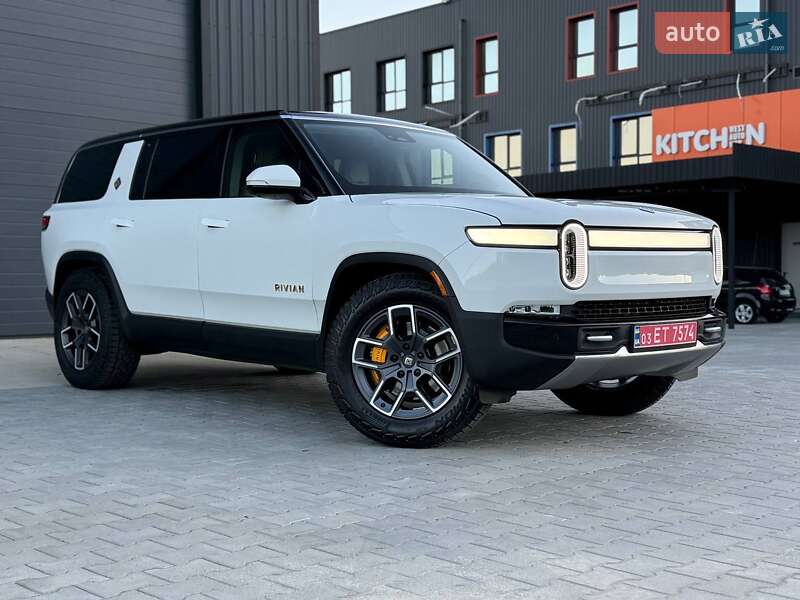 Внедорожник / Кроссовер Rivian R1S 2023 в 