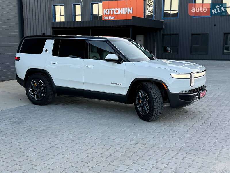 Позашляховик / Кросовер Rivian R1S 2023 в Дубні