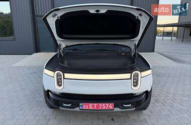 Внедорожник / Кроссовер Rivian R1S 2023 в 