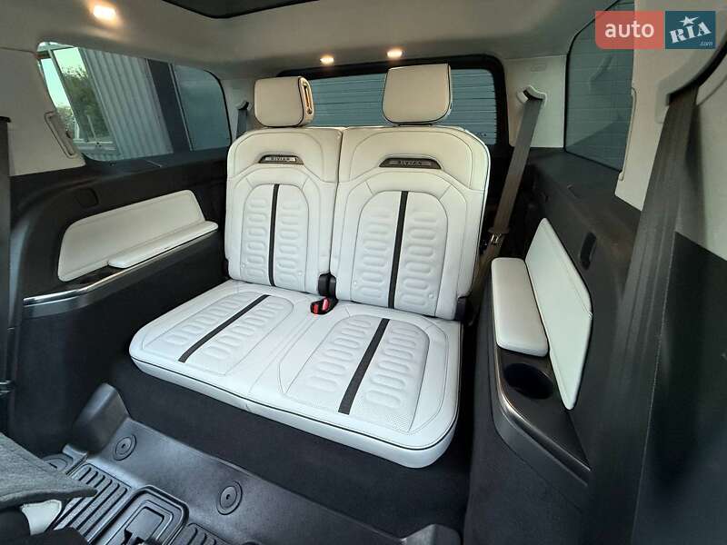 Позашляховик / Кросовер Rivian R1S 2023 в Дубні