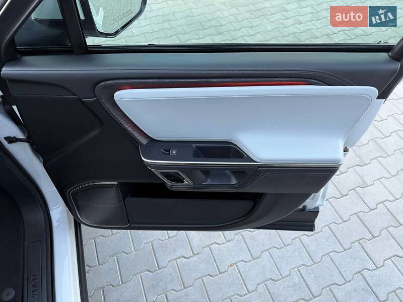 Позашляховик / Кросовер Rivian R1S 2023 в Дубні