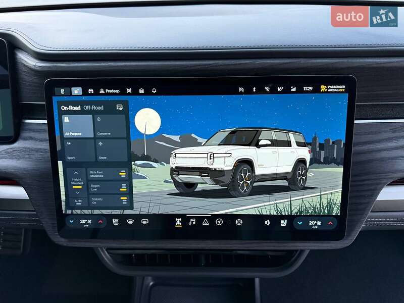 Позашляховик / Кросовер Rivian R1S 2023 в Дубні