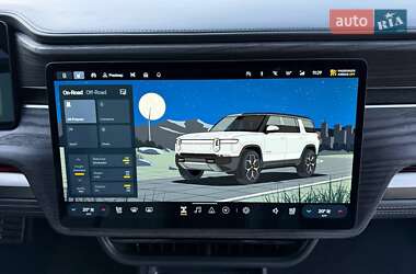 Внедорожник / Кроссовер Rivian R1S 2023 в 