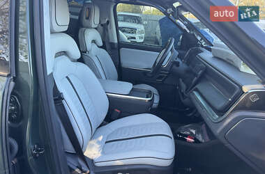 Позашляховик / Кросовер Rivian R1S 2023 в 