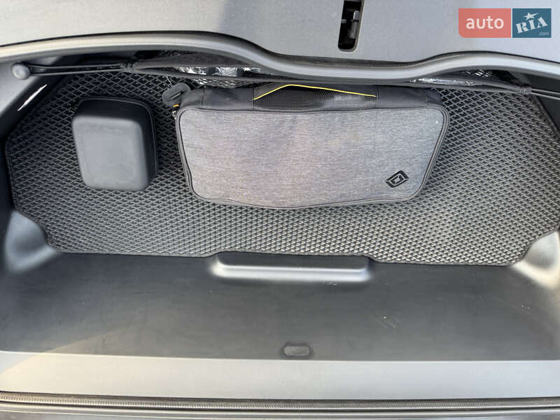 Внедорожник / Кроссовер Rivian R1S 2023 в Киеве