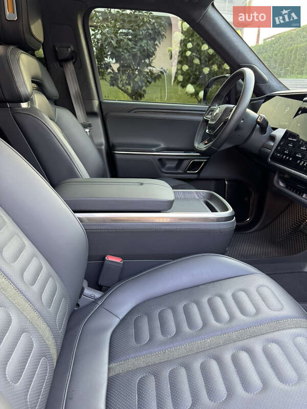 Внедорожник / Кроссовер Rivian R1S 2023 в Киеве