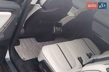 Внедорожник / Кроссовер Rivian R1S 2023 в 