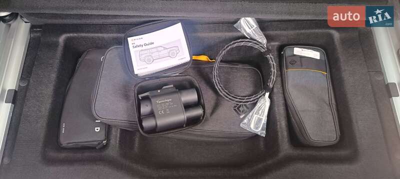 Внедорожник / Кроссовер Rivian R1S 2023 в Киеве фото 10 Внедорожник / Кроссовер Rivian R1S 2023 в Киеве