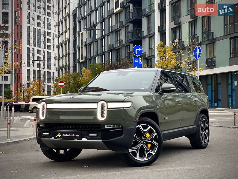 Rivian R1S 2022