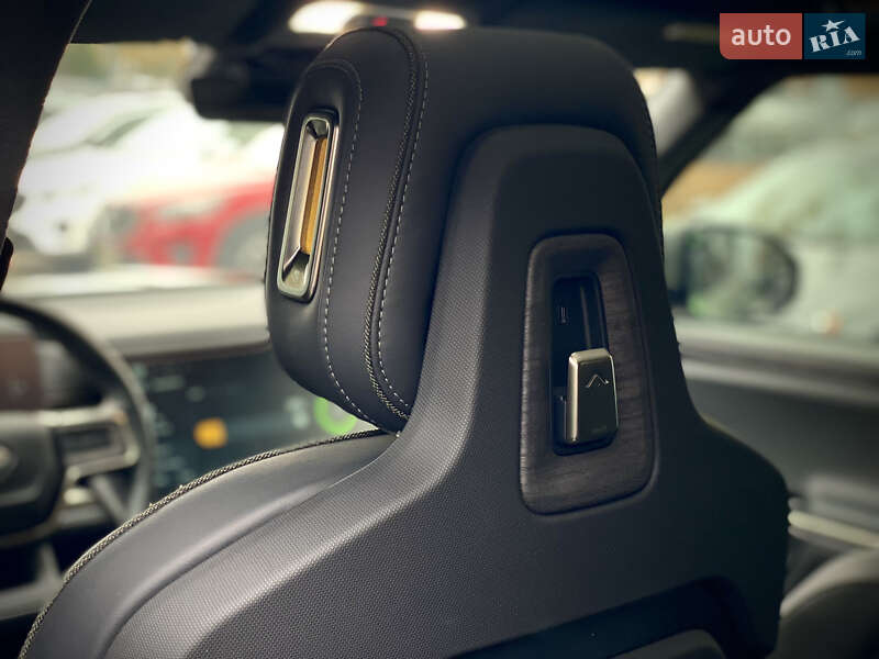 Позашляховик / Кросовер Rivian R1S 2022 в Києві фото 27 Позашляховик / Кросовер Rivian R1S 2022 в Києві