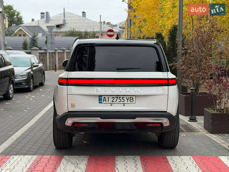 Внедорожник / Кроссовер Rivian R1S 2023 в Белой Церкви