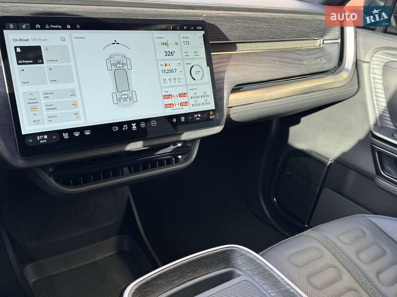 Позашляховик / Кросовер Rivian R1S 2023 в Луцьку