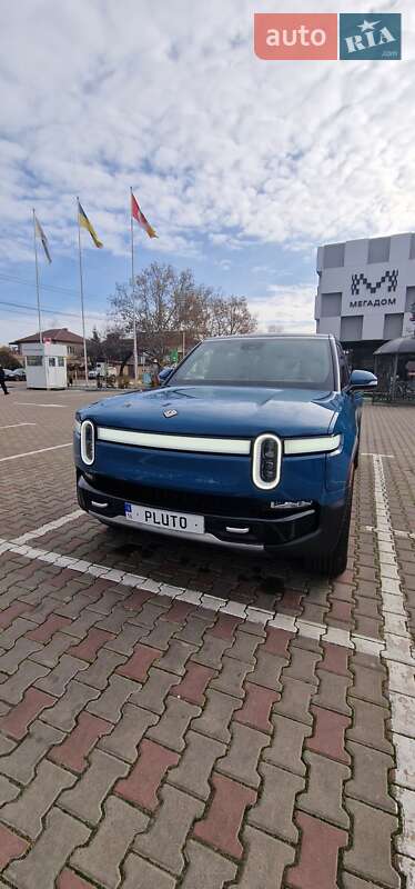 Rivian R1S 2023