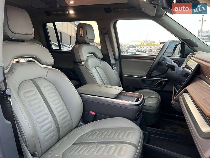 Позашляховик / Кросовер Rivian R1S 2023 в Львові