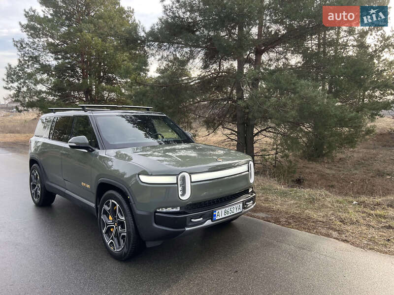 Rivian R1S 2023