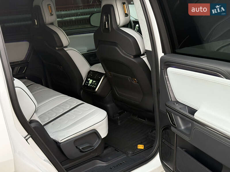 Внедорожник / Кроссовер Rivian R1S 2023 в Львове