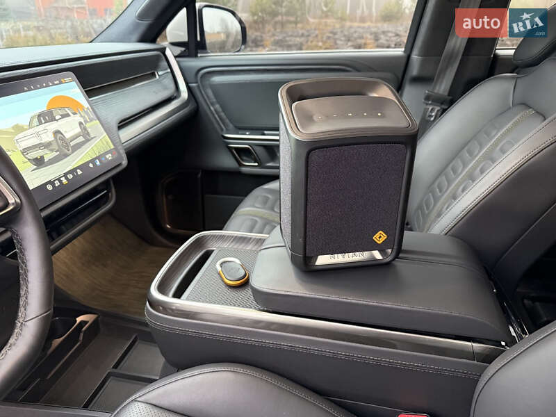 Внедорожник / Кроссовер Rivian R1S 2023 в Хмельницком