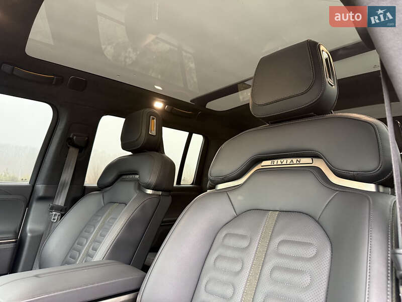 Внедорожник / Кроссовер Rivian R1S 2023 в Хмельницком