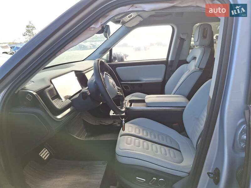 Внедорожник / Кроссовер Rivian R1S 2023 в Киеве фото 10 Внедорожник / Кроссовер Rivian R1S 2023 в Киеве