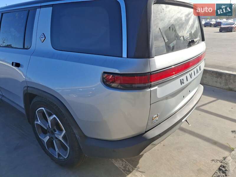 Внедорожник / Кроссовер Rivian R1S 2023 в Киеве фото 22 Внедорожник / Кроссовер Rivian R1S 2023 в Киеве