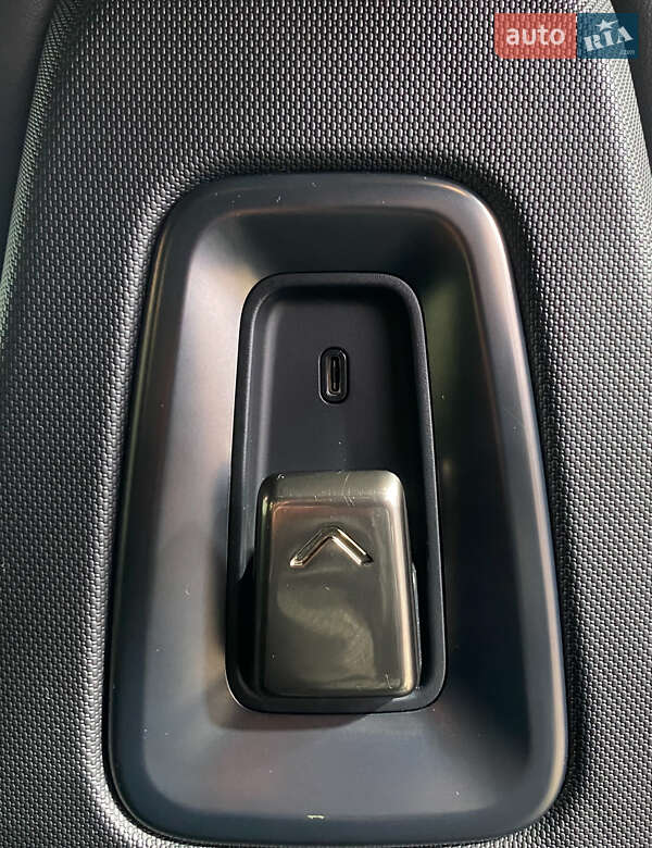 Внедорожник / Кроссовер Rivian R1S 2023 в Львове фото 22 Внедорожник / Кроссовер Rivian R1S 2023 в Львове