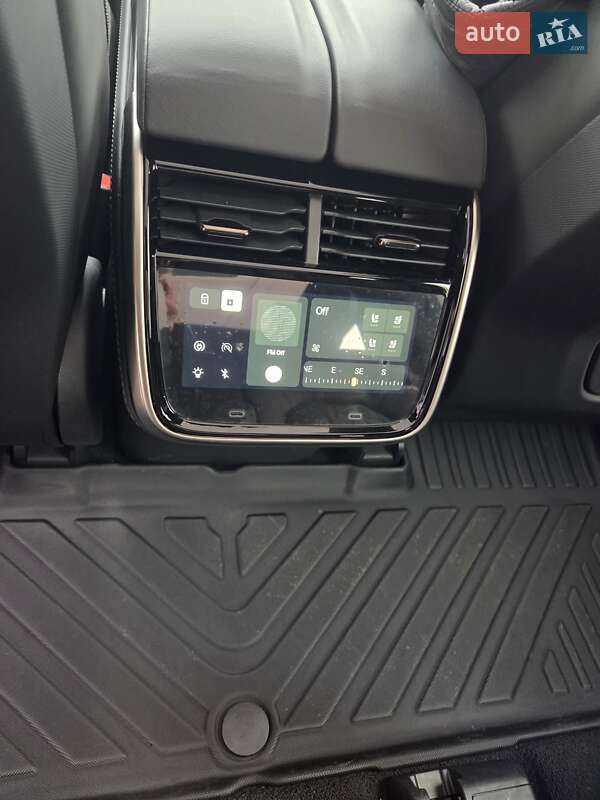 Внедорожник / Кроссовер Rivian R1S 2024 в Ровно фото 5 Внедорожник / Кроссовер Rivian R1S 2024 в Ровно