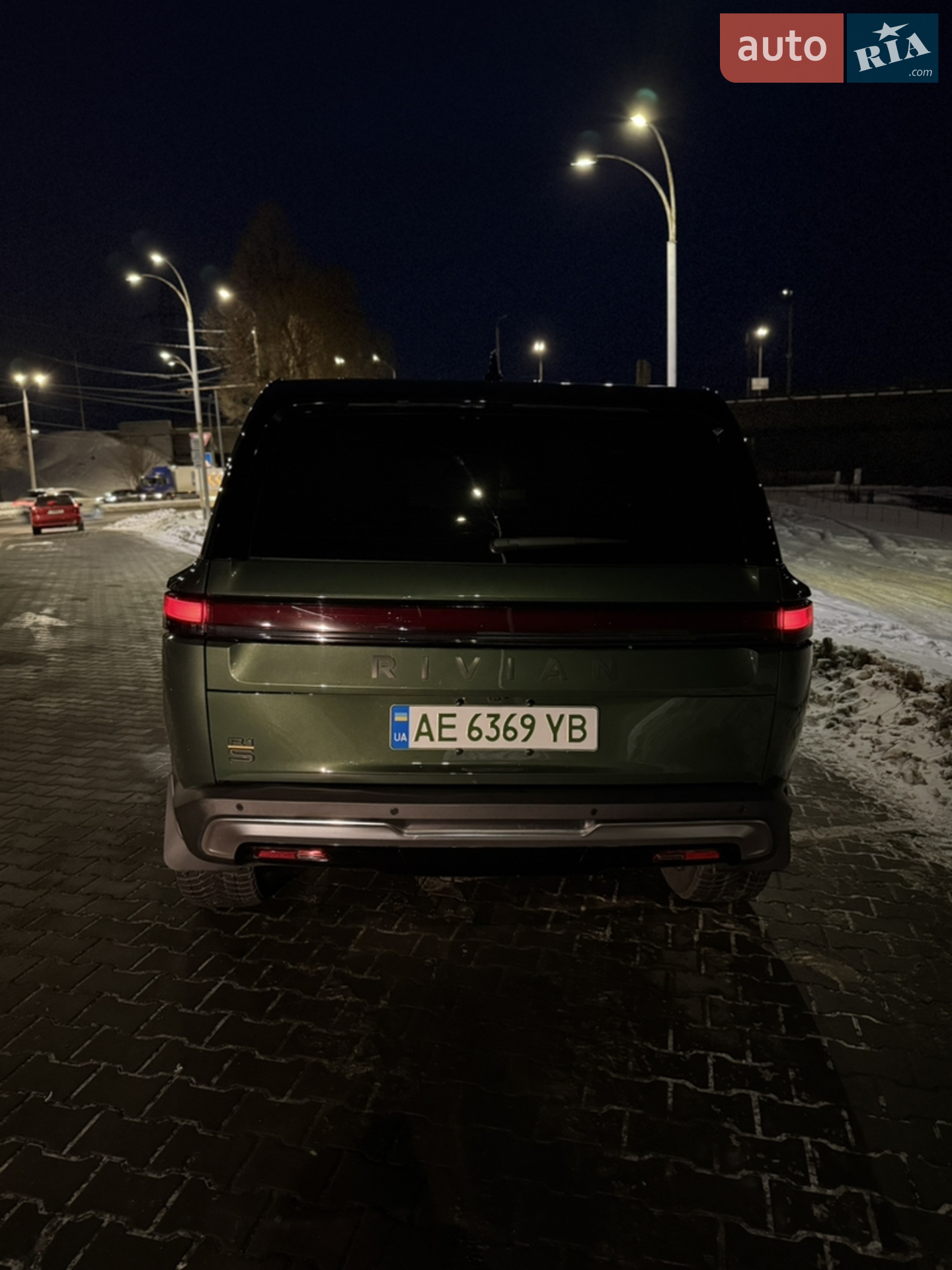 2023 Rivian R1S - мініатюра 15