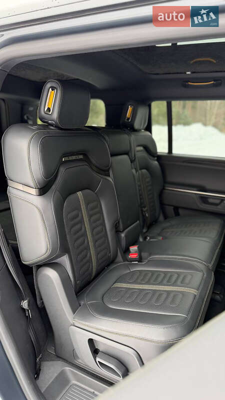 Внедорожник / Кроссовер Rivian R1S 2024 в Костополе