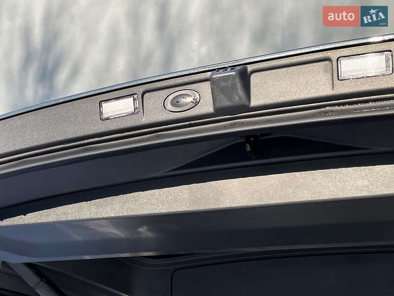 Внедорожник / Кроссовер Rivian R1S 2023 в Киеве