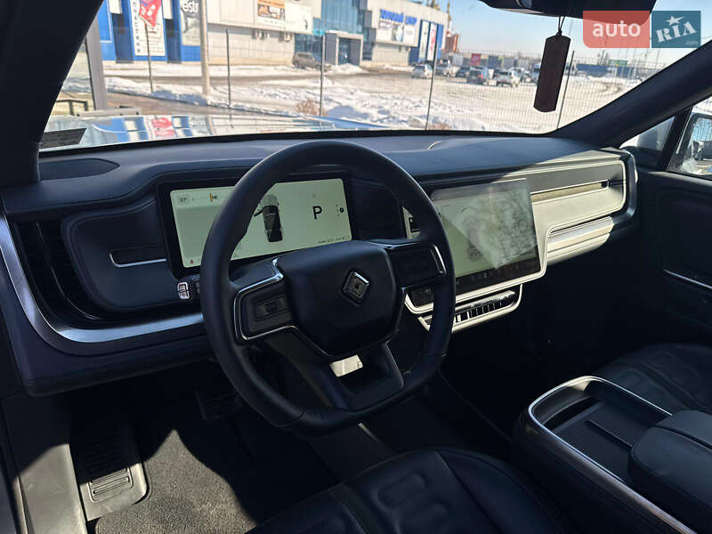 Внедорожник / Кроссовер Rivian R1S 2025 в Луцке