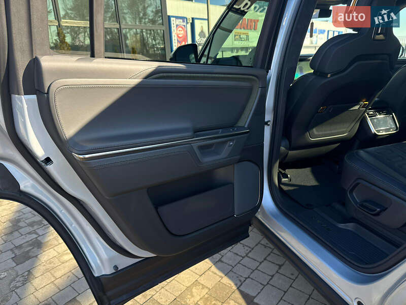 Внедорожник / Кроссовер Rivian R1S 2025 в Луцке