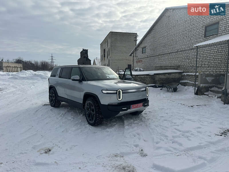 Rivian R1S 2025