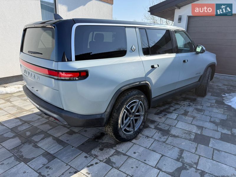 Внедорожник / Кроссовер Rivian R1S 2024 в Староконстантинове