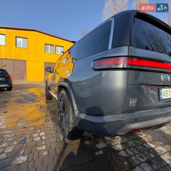 Внедорожник / Кроссовер Rivian R1S 2022 в Хмельницком