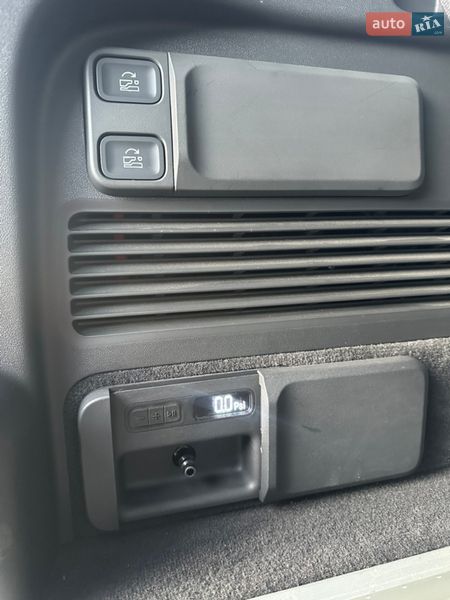 Внедорожник / Кроссовер Rivian R1S 2024 в Киеве