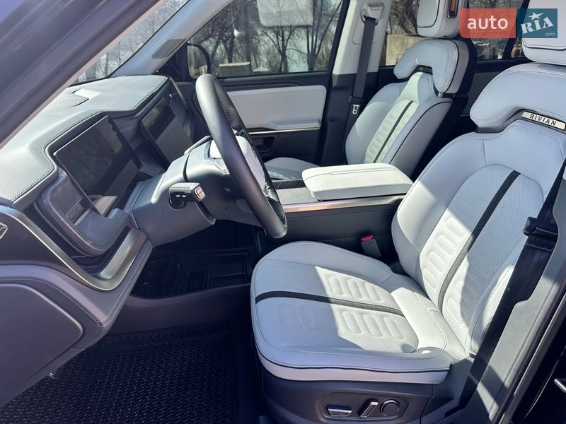 Внедорожник / Кроссовер Rivian R1S 2023 в Киеве