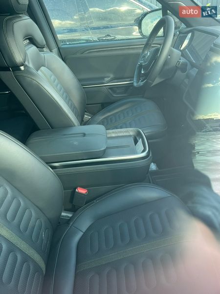 Внедорожник / Кроссовер Rivian R1S 2025 в Харькове