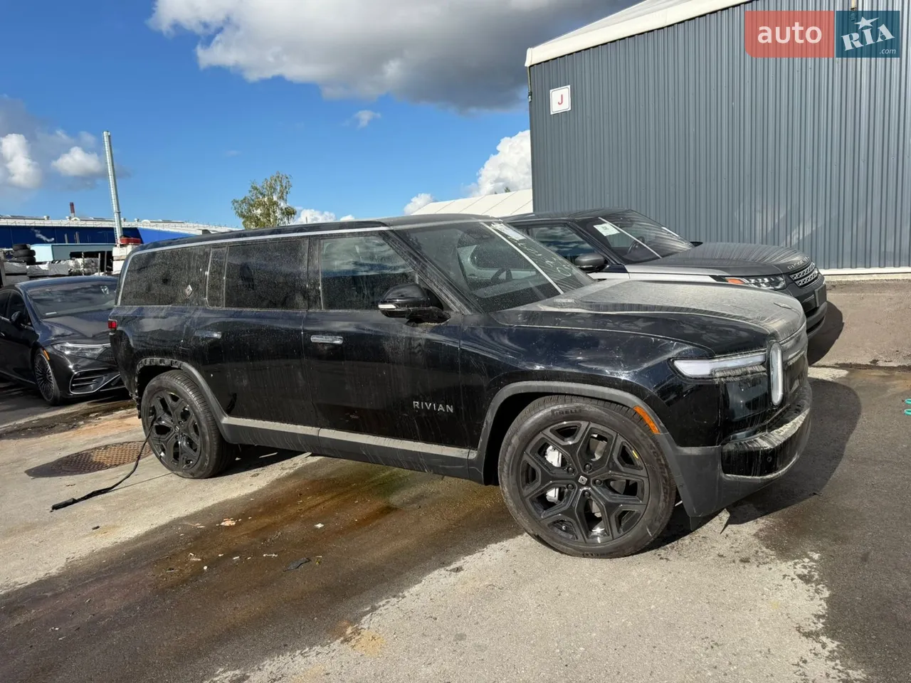 Rivian R1S 2025 photo 3