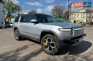Внедорожник / Кроссовер Rivian R1S 2023 в Николаеве