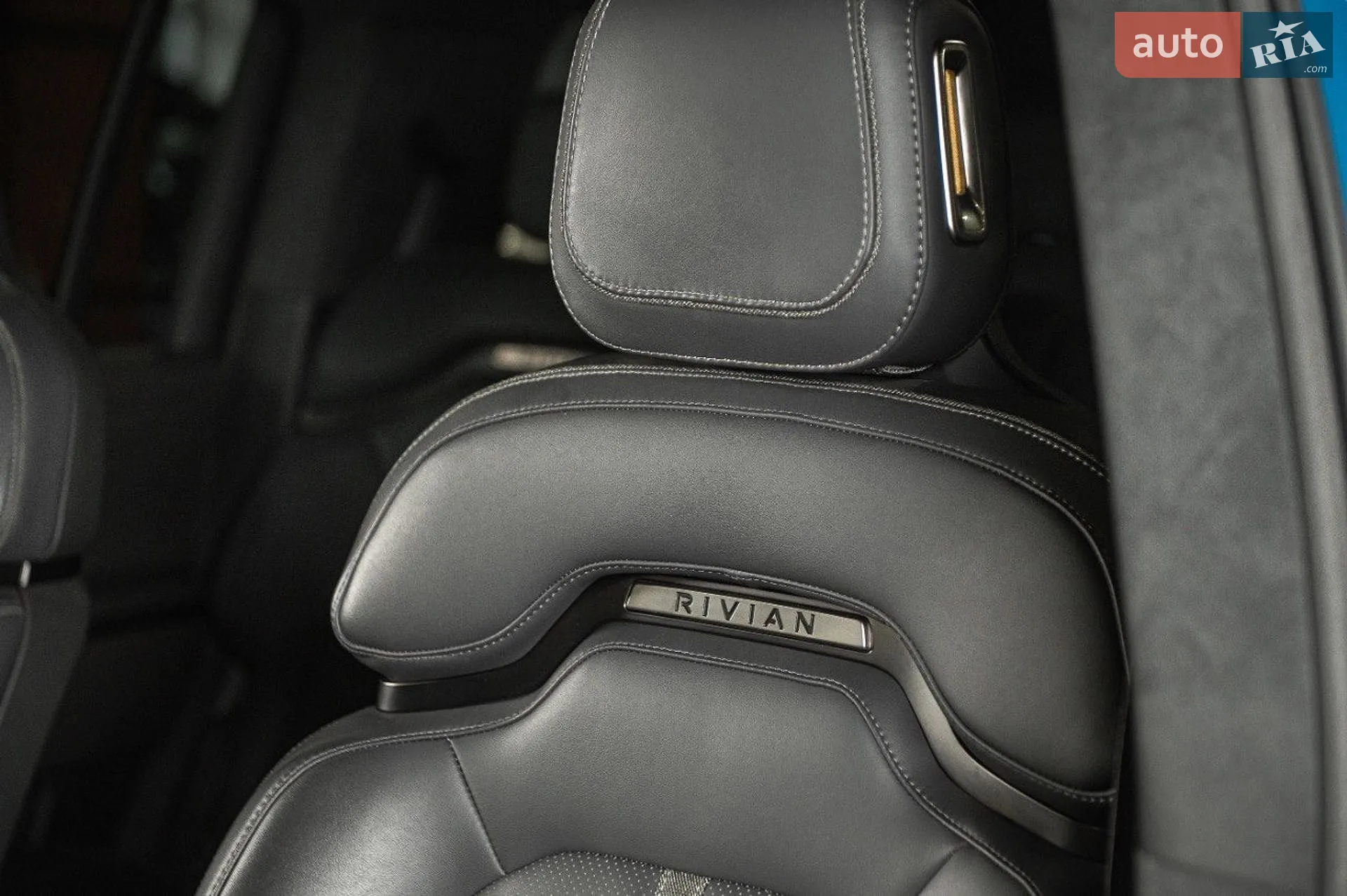 Rivian R1S 2023 VIN 7PDSGABA1RN031444 фото оголошення 42 з 63