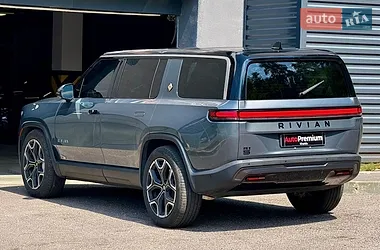 Rivian R1S 2024